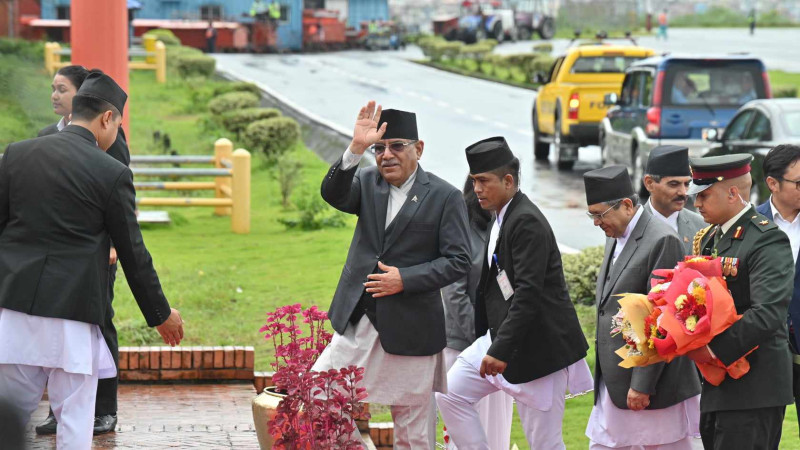 प्रधानमन्त्रीको चीन भ्रमणअघि चुच्चे नक्सा र राजदूतको अभिव्यक्ति  विवादमा, तत्कालीन र अहिलेका परराष्ट्रमन्त्रीको कुरा बाझियो
